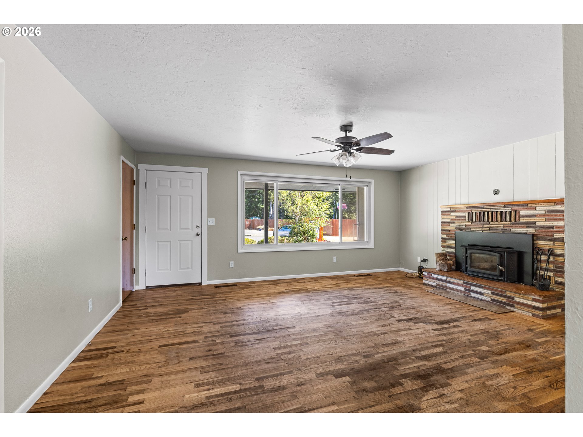 3680 Pine St Property Photo 5