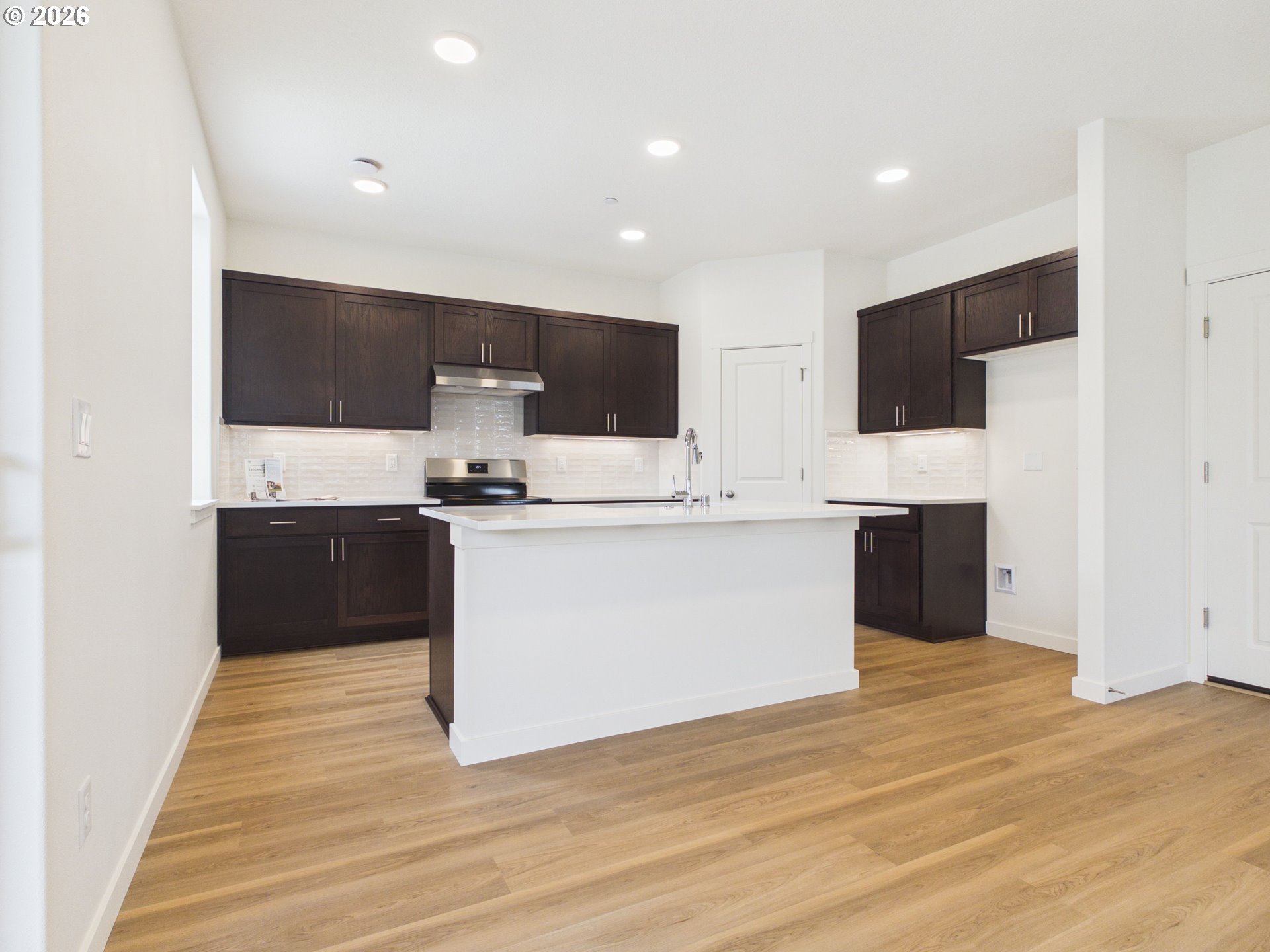 131 W 20th Way Property Photo 8