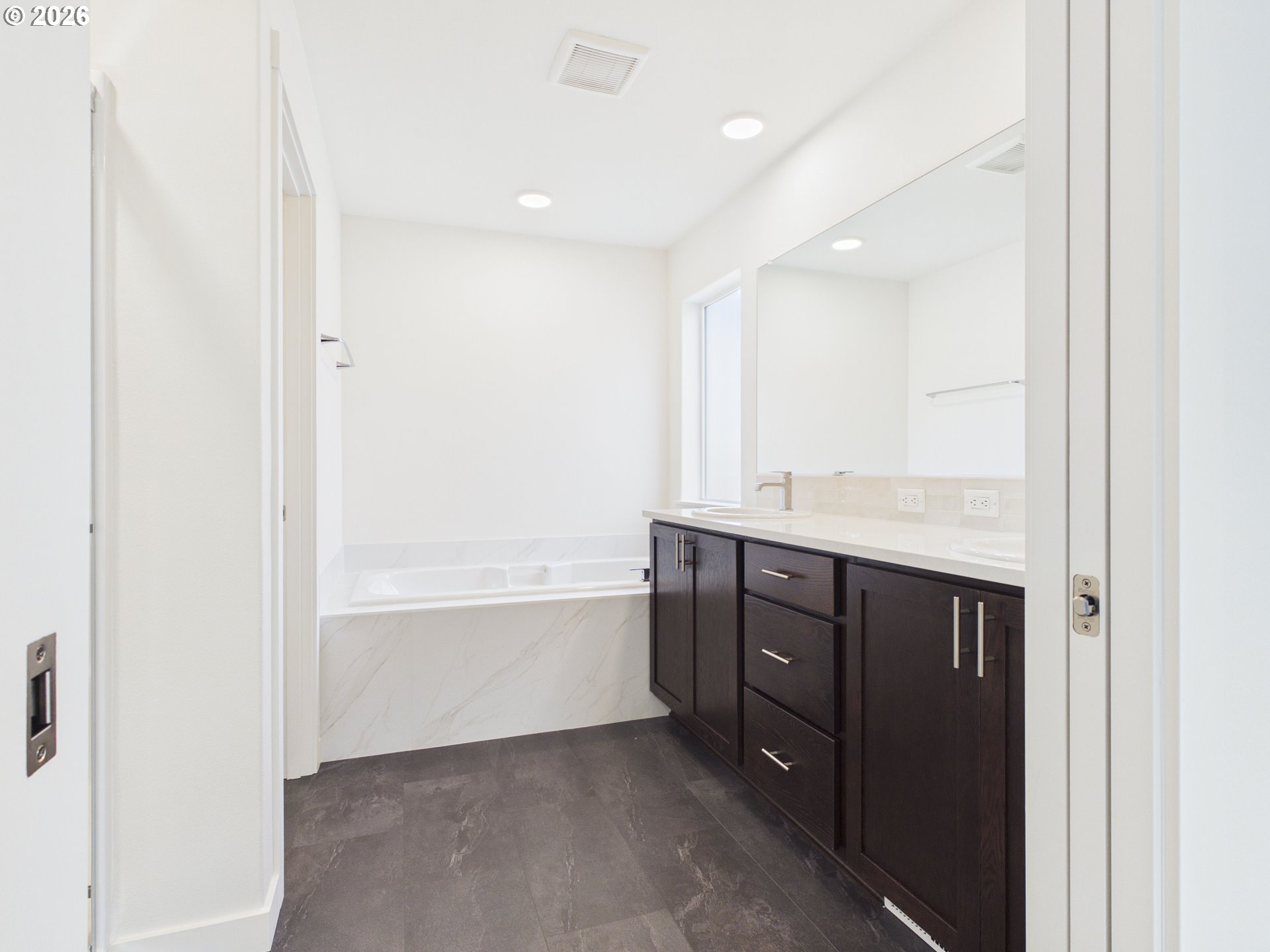 131 W 20th Way Property Photo 24