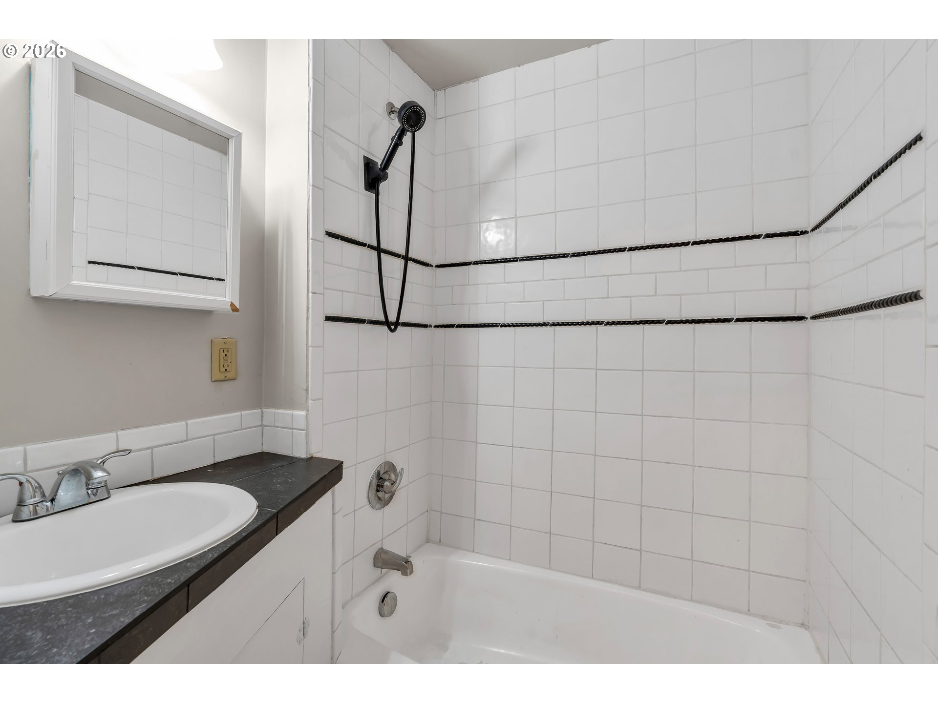 1811 Nw Couch St 207 Property Photo 17