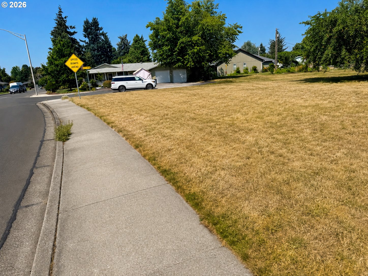 Royal Ave 2 Property Photo 2