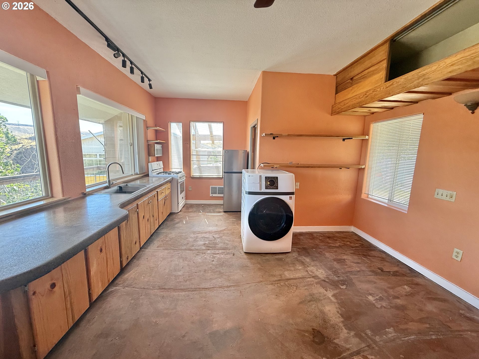 376 Fallbridge Rd Property Photo 9