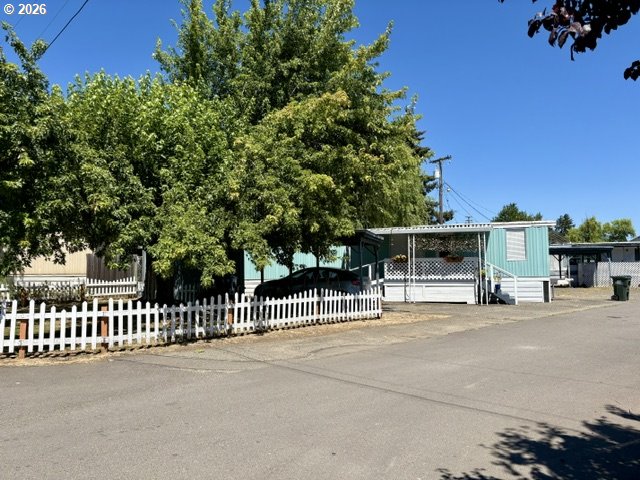 1050 W CENTRAL AVE Property Photo 1