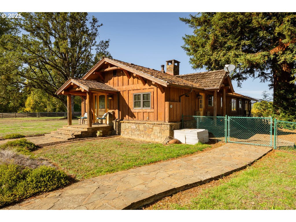 8690 Lookingglass Rd Property Photo 1