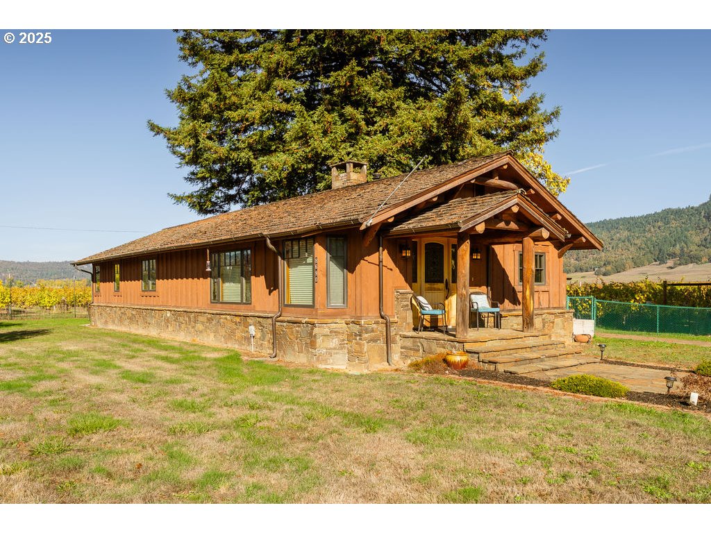 8690 Lookingglass Rd Property Photo 5