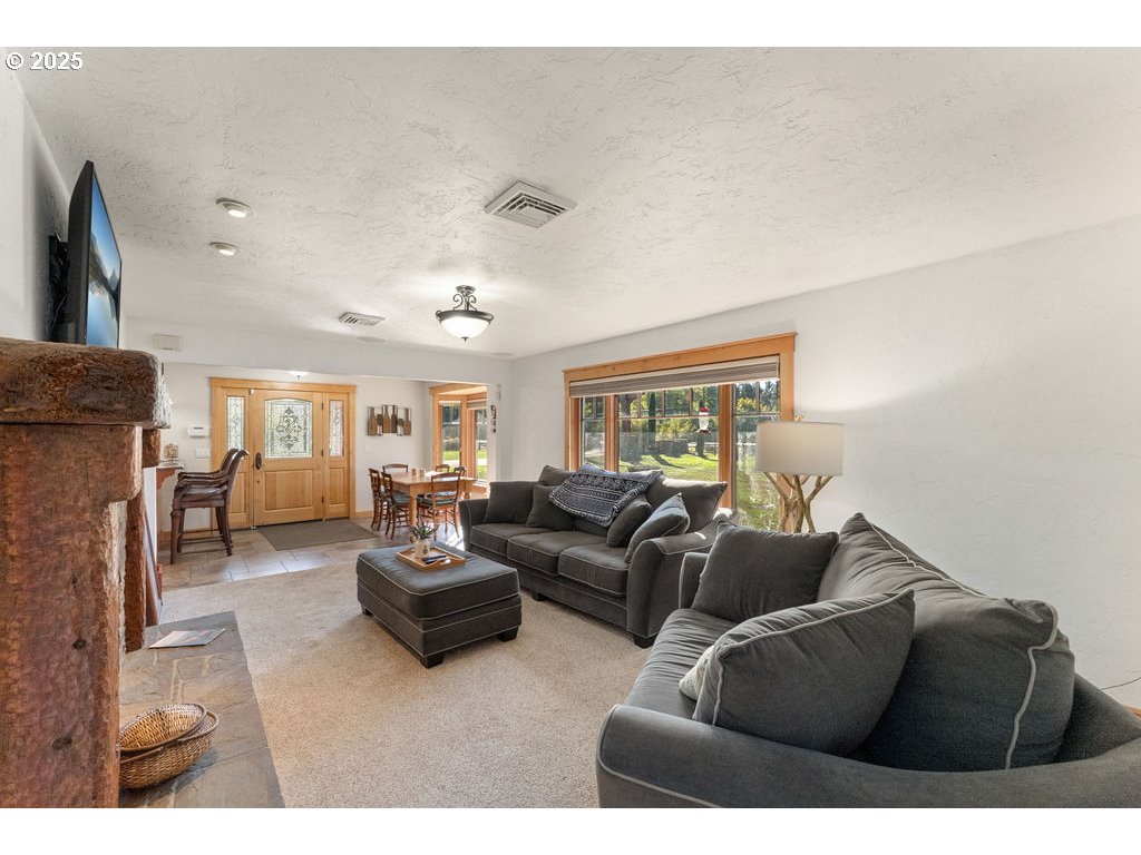 8690 Lookingglass Rd Property Photo 10