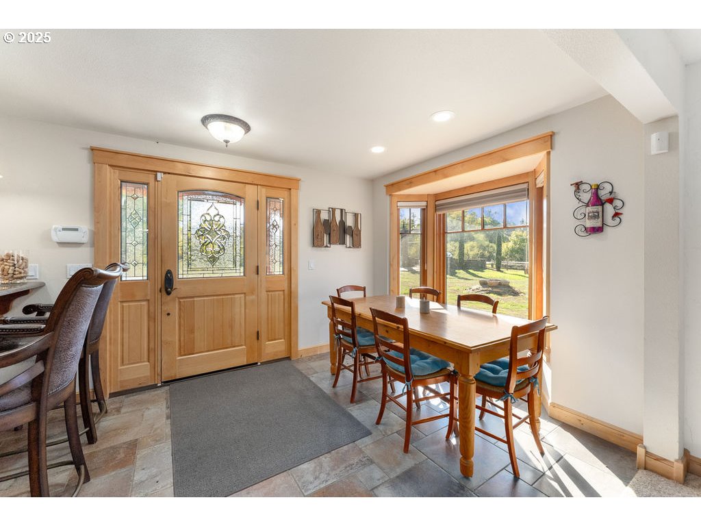 8690 Lookingglass Rd Property Photo 11