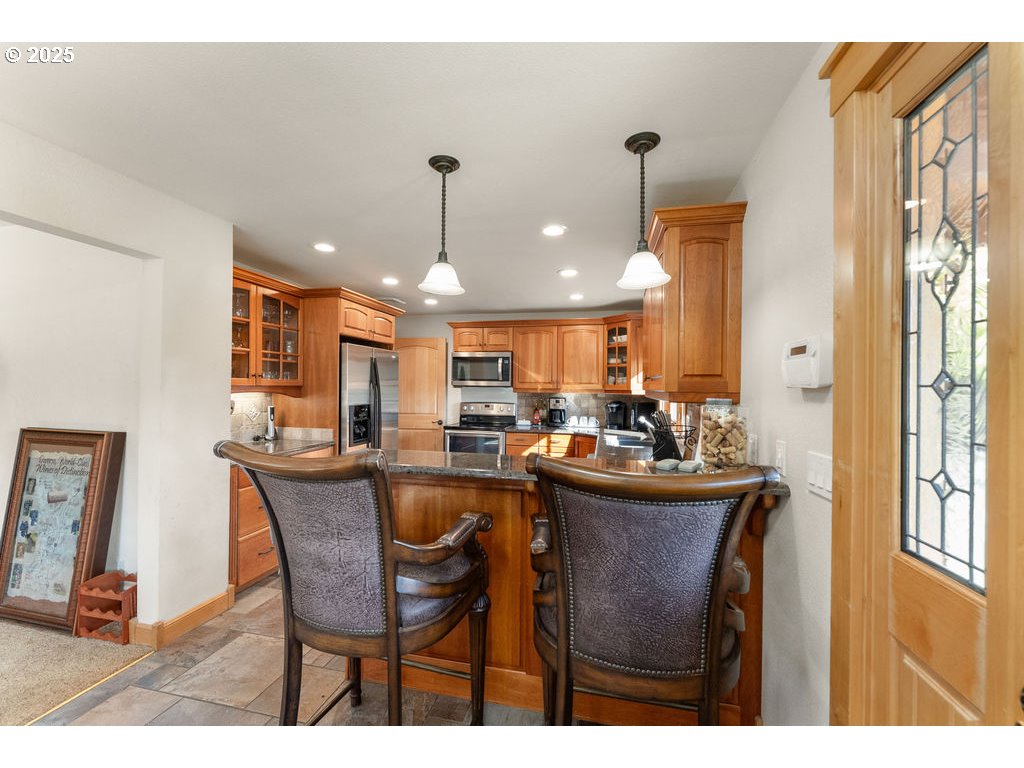 8690 Lookingglass Rd Property Photo 12