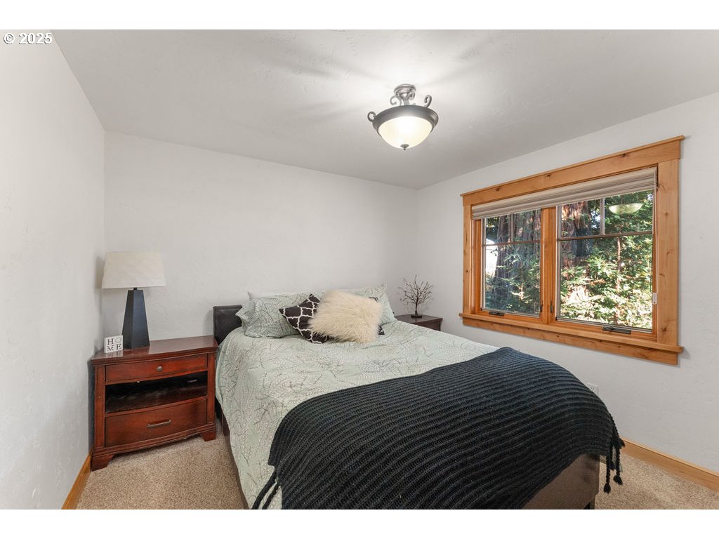 8690 Lookingglass Rd Property Photo 17