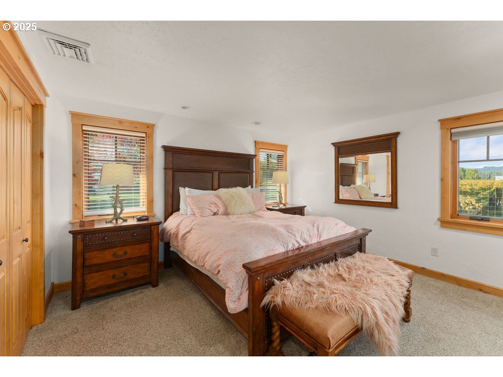 8690 Lookingglass Rd Property Photo 22