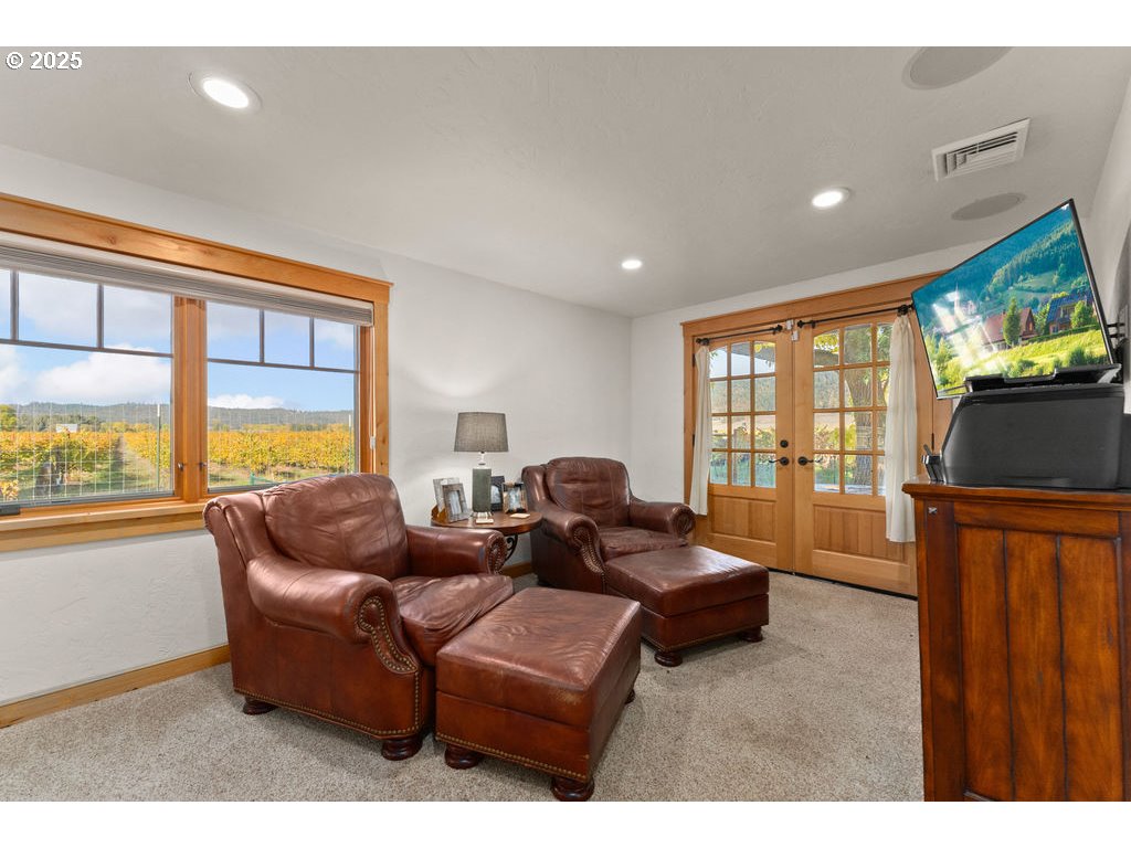 8690 Lookingglass Rd Property Photo 24