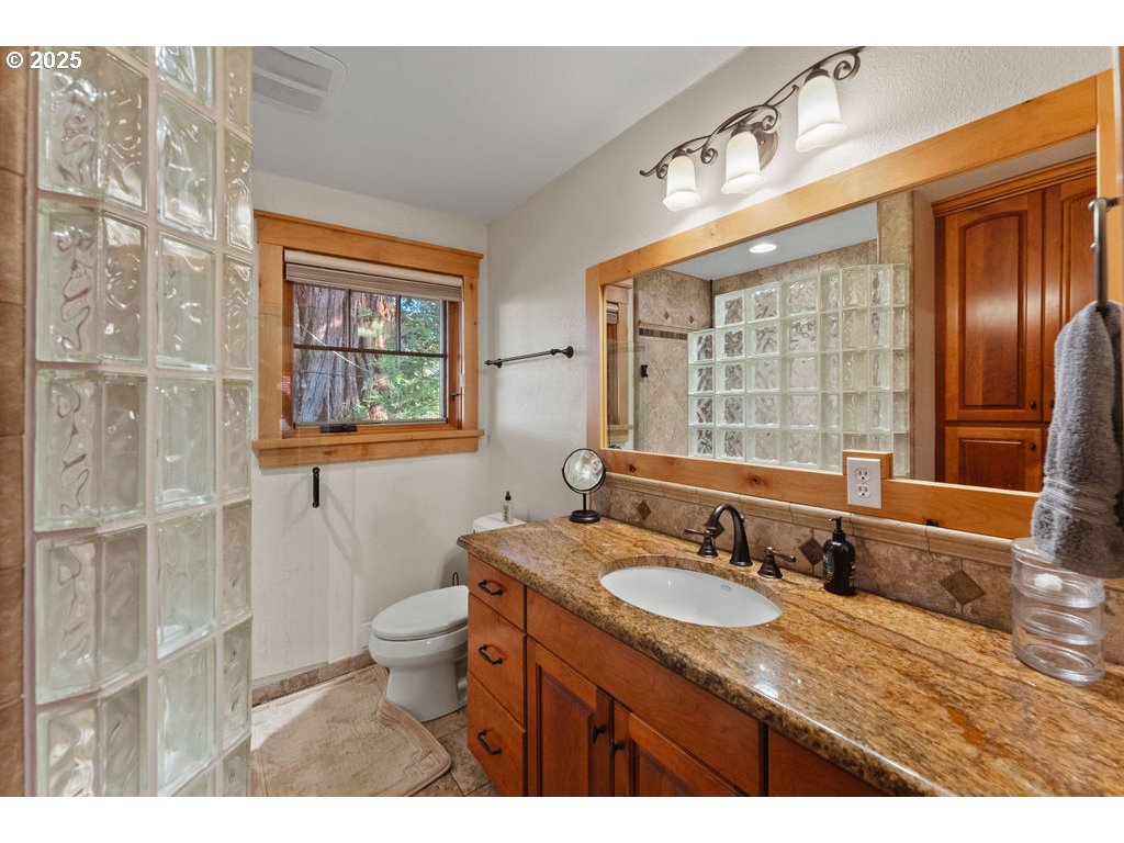 8690 Lookingglass Rd Property Photo 27