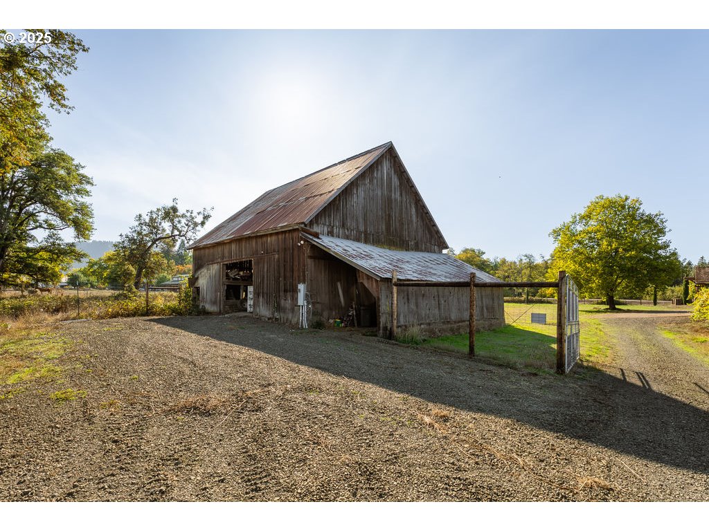 8690 Lookingglass Rd Property Photo 38