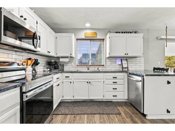 1580 Misty Dr Property Photo 17
