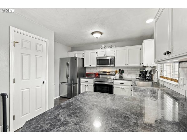 1580 Misty Dr Property Photo 19
