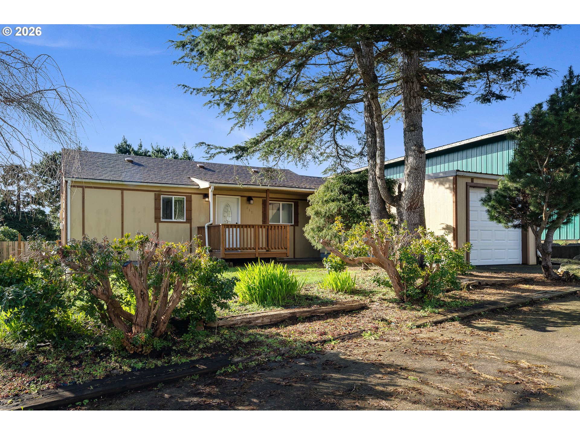 111 Cypress Ave Property Photo 1