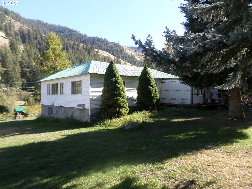 59075 Upper Imnaha Rver Rd Property Photo 6