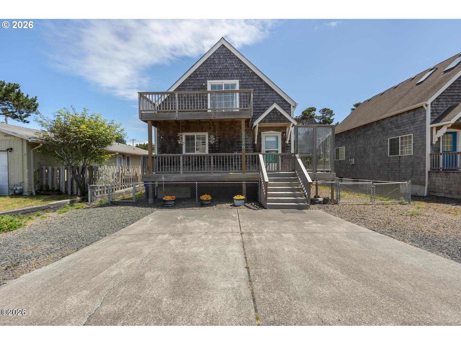 2716 Nw Jetty Ave Property Photo 2