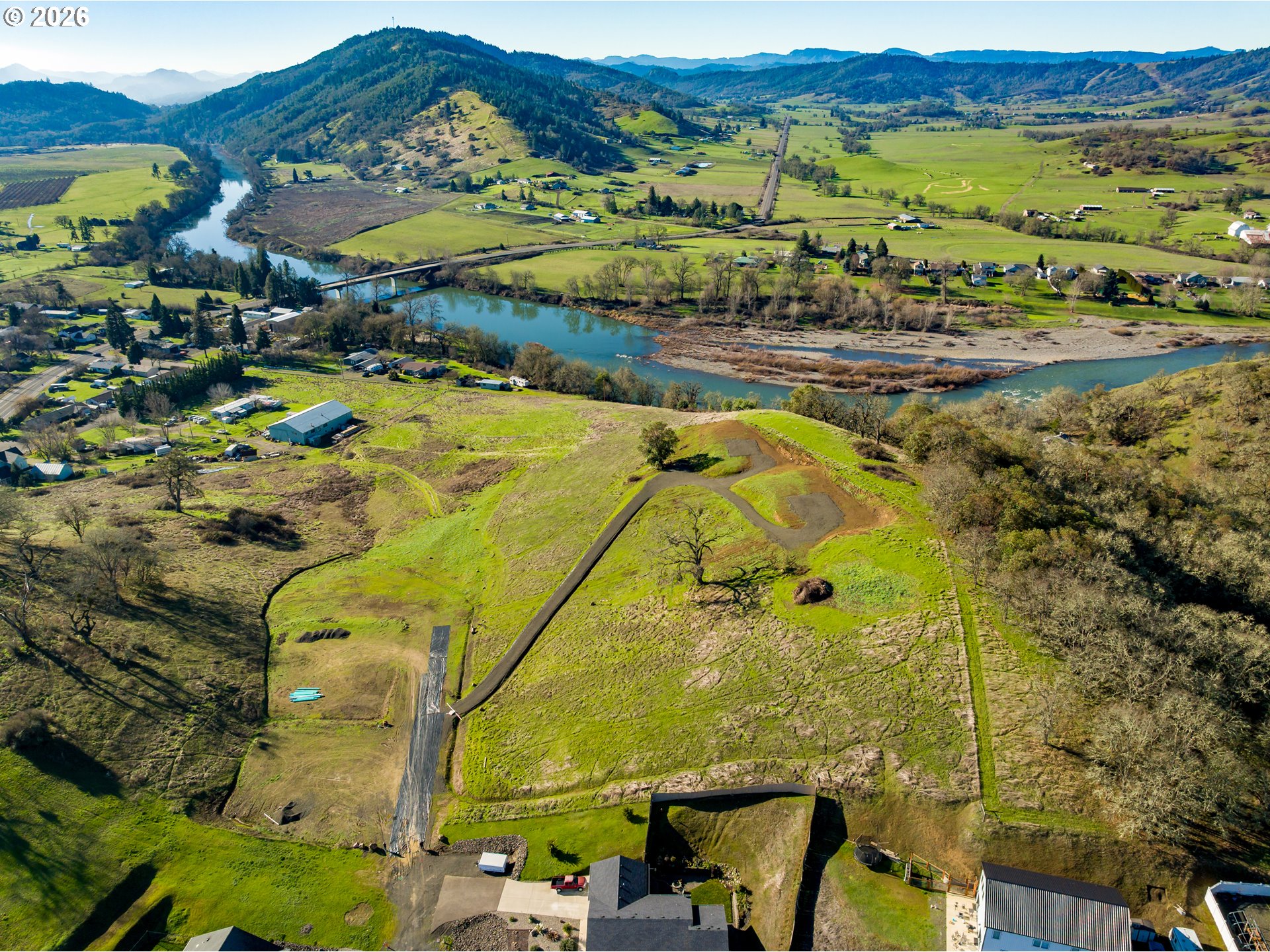 01 Palmdale Ave Property Photo 12