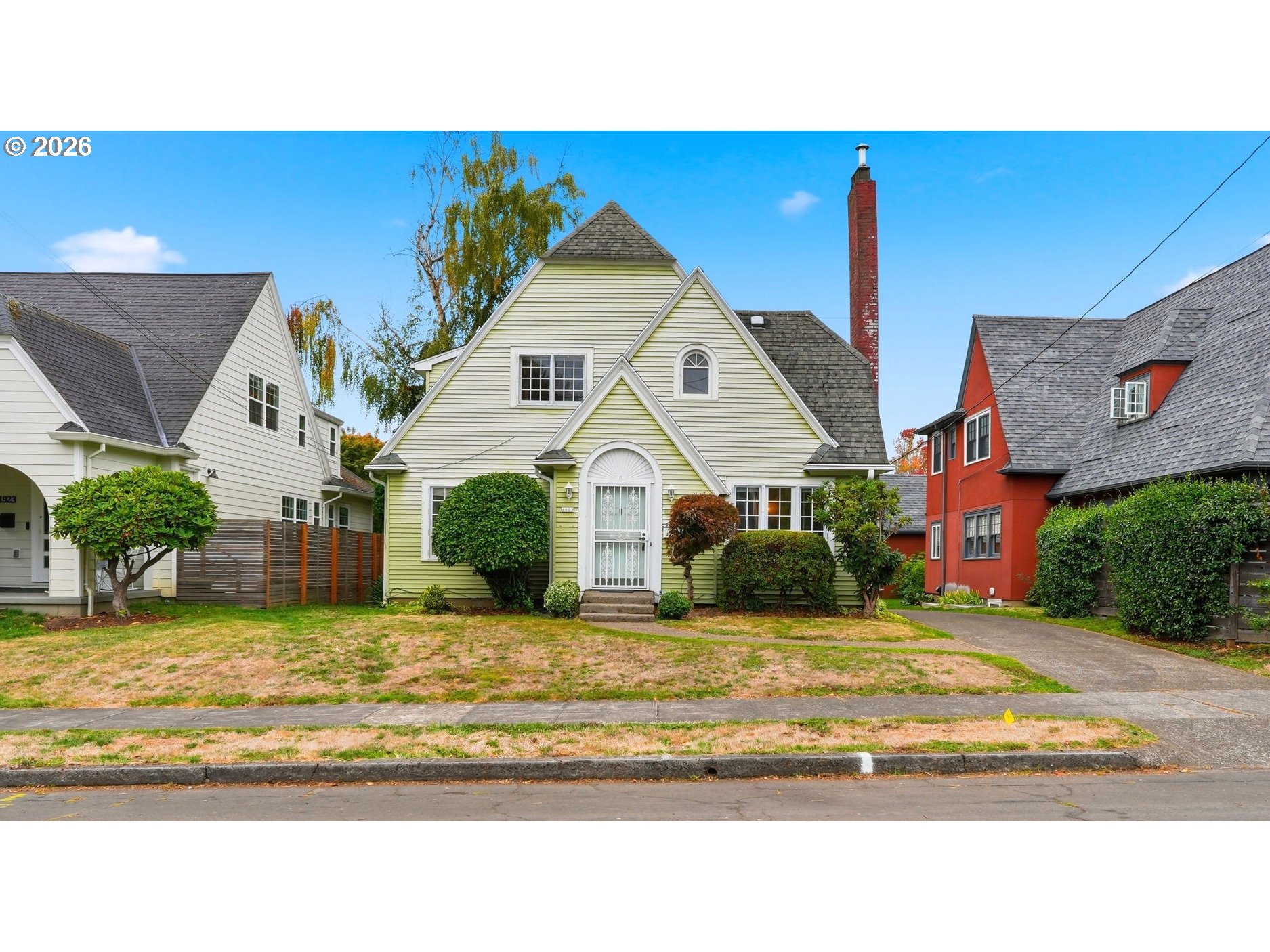 1915 SE 21ST AVE Property Photo 1