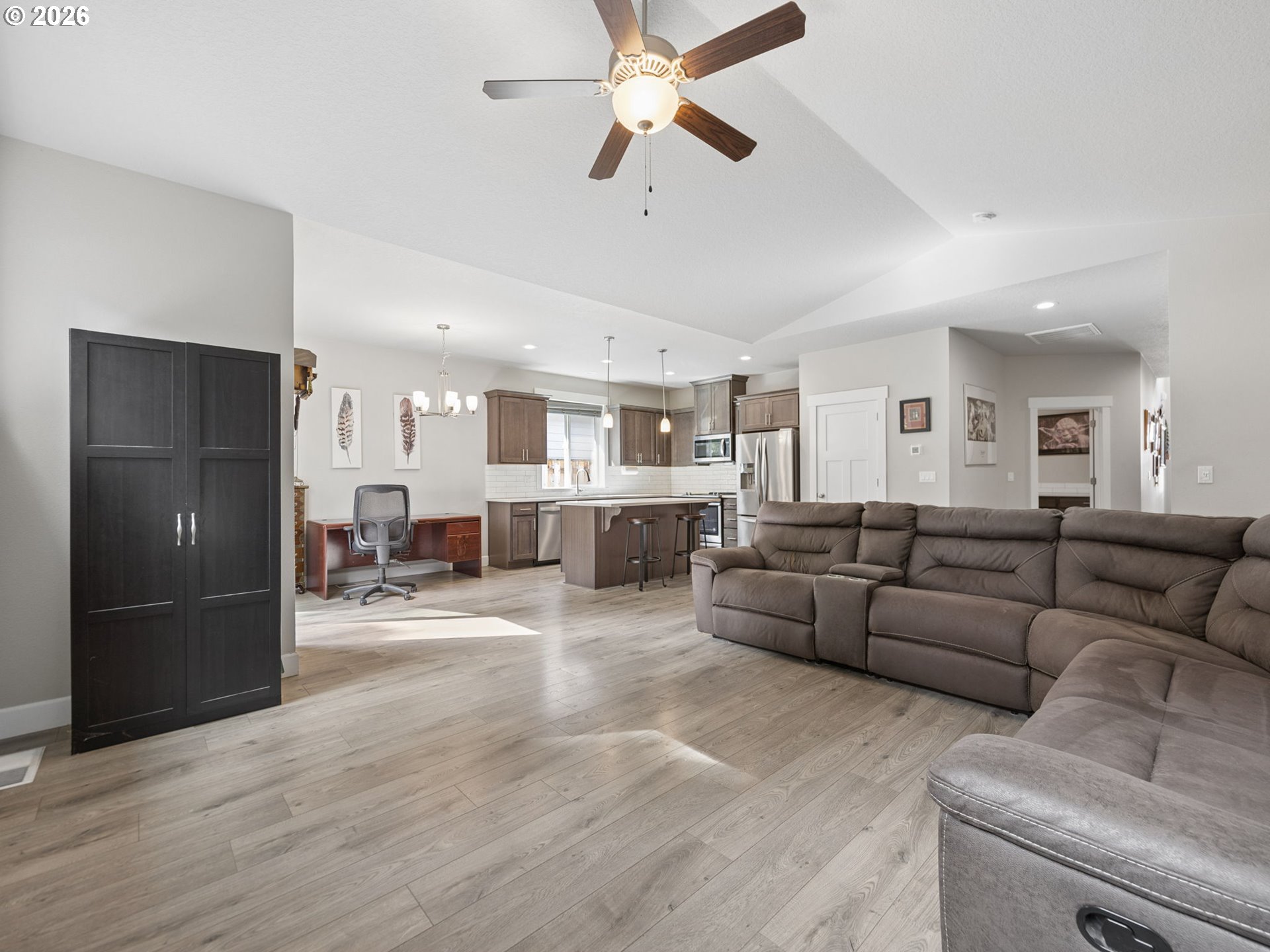 1090 Ne Regan Hill Loop Property Photo 9
