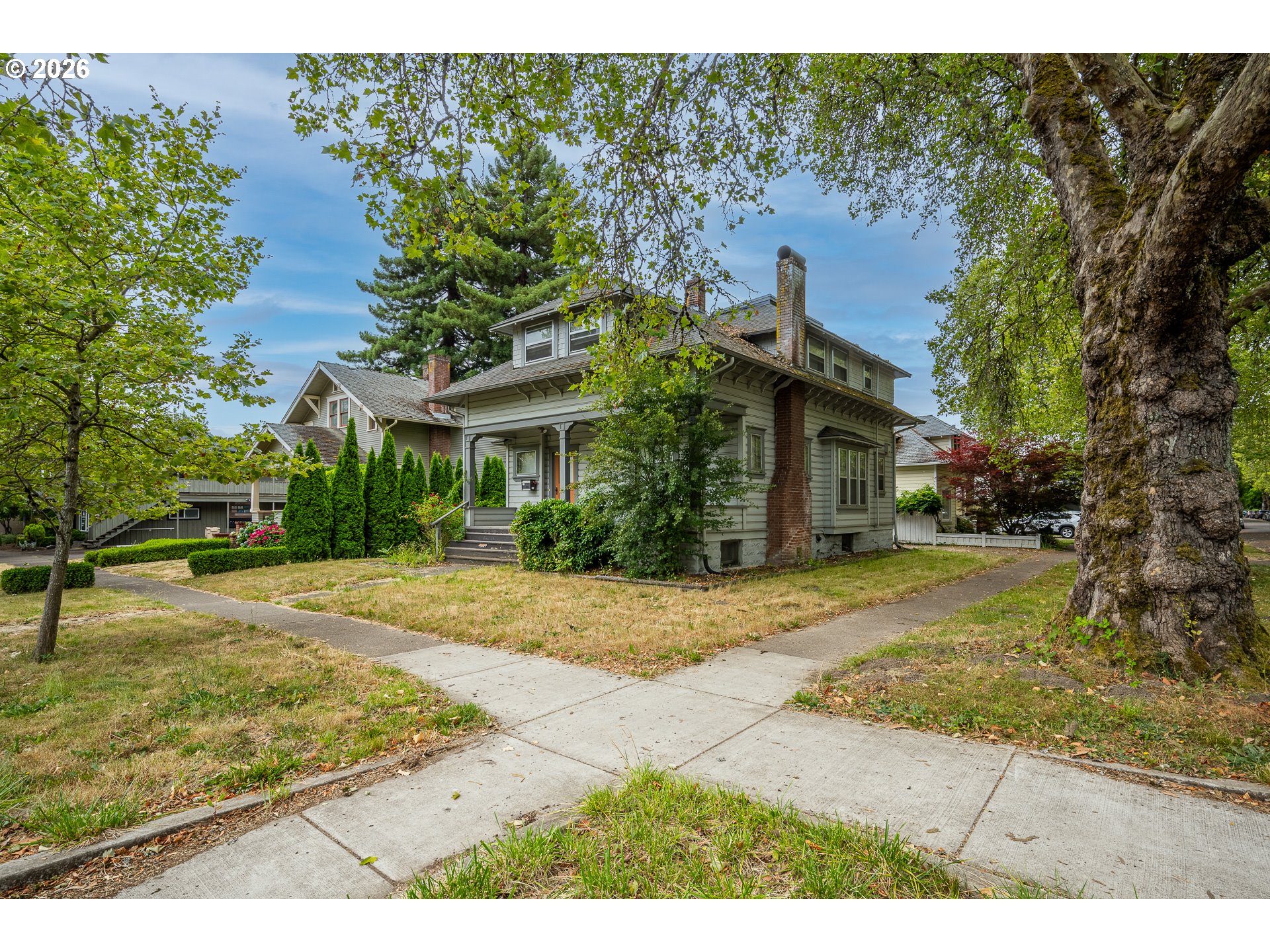 660 Nw Van Buren Ave Property Photo 1