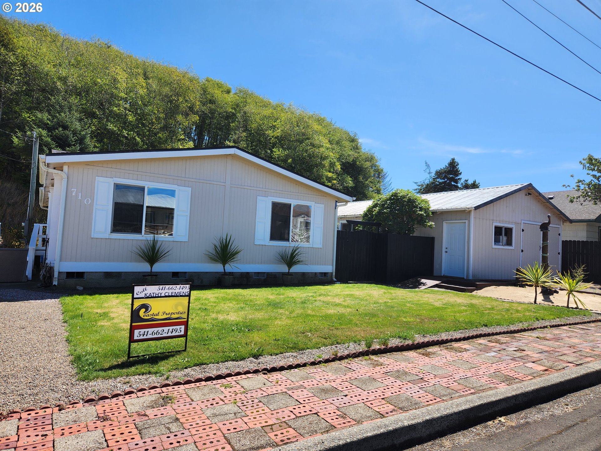 710 Clearlake Ave Property Photo 1