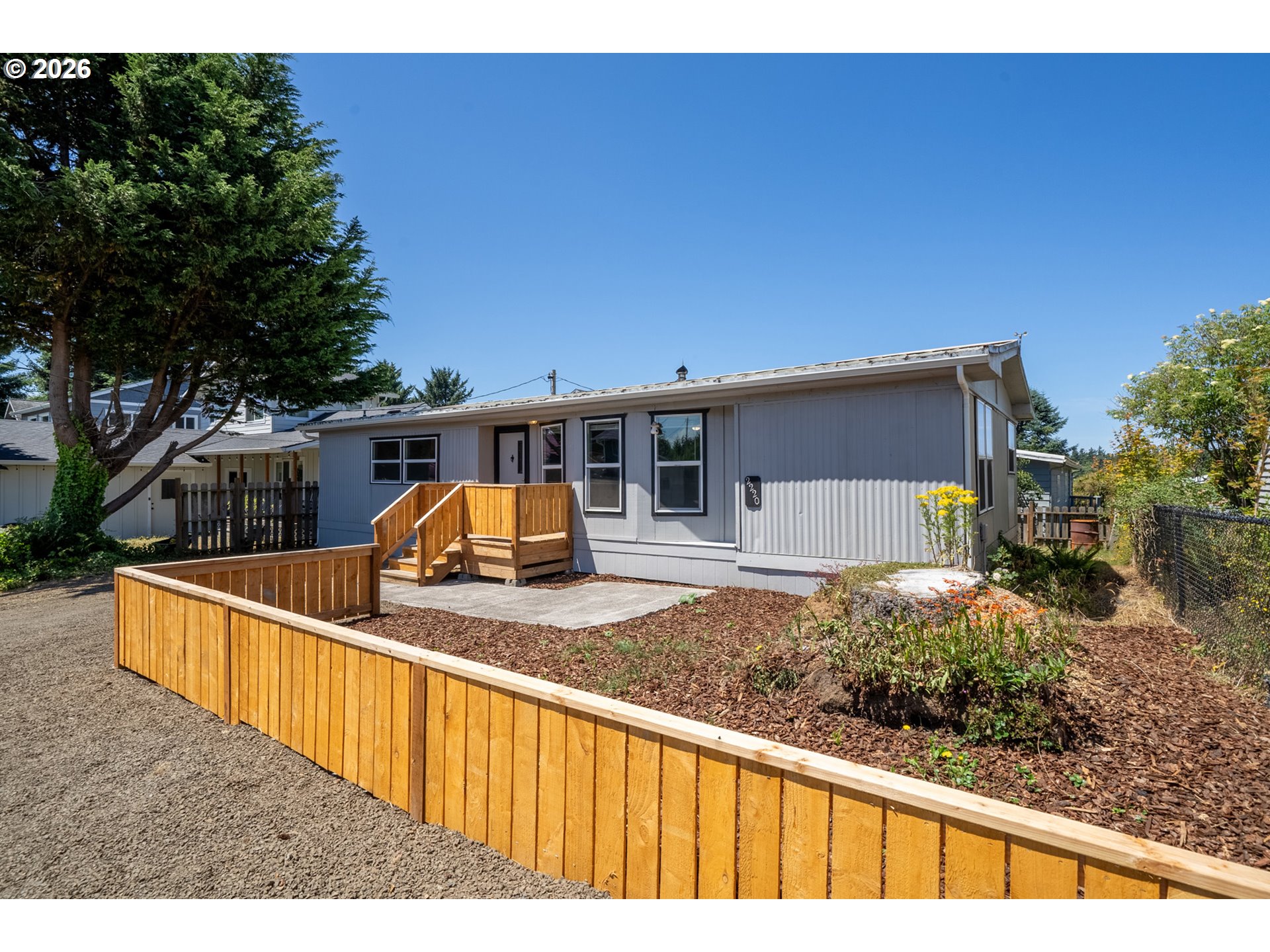 2220 Fleming Ave Property Photo 1