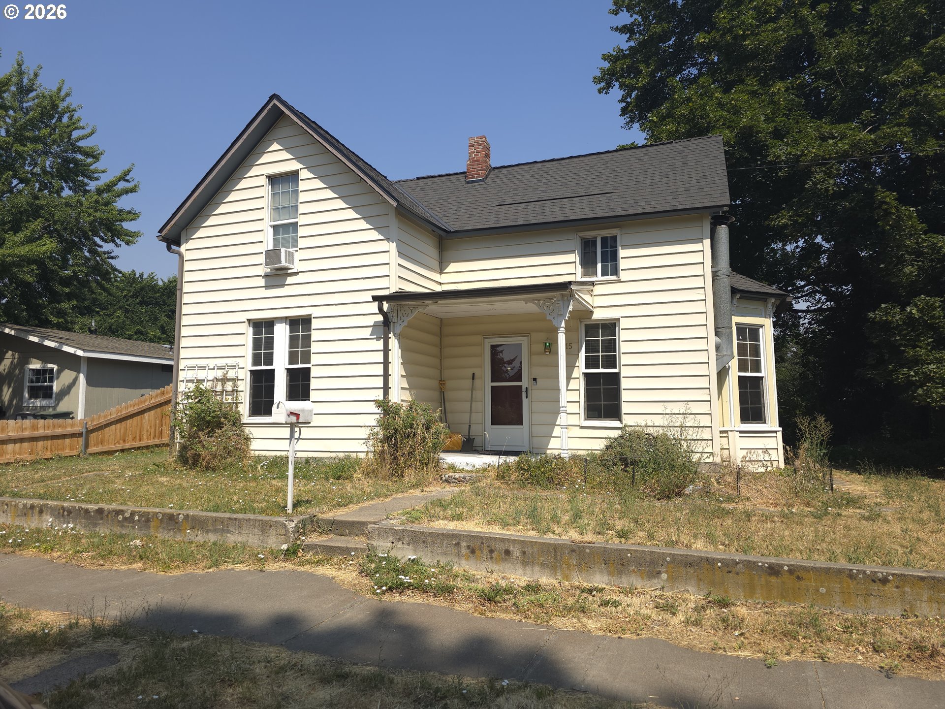 1515 JACKSON AVE Property Photo 1