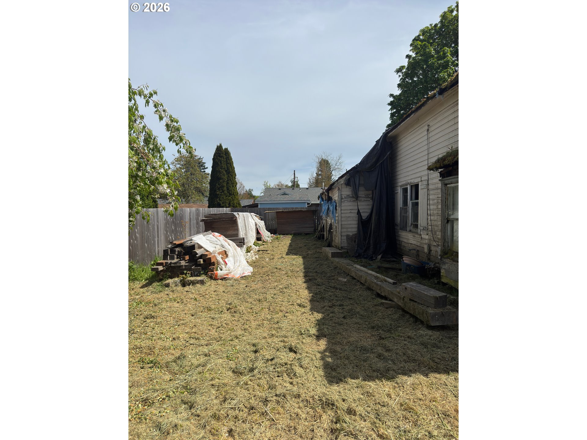 109 S Trade St Property Photo 3