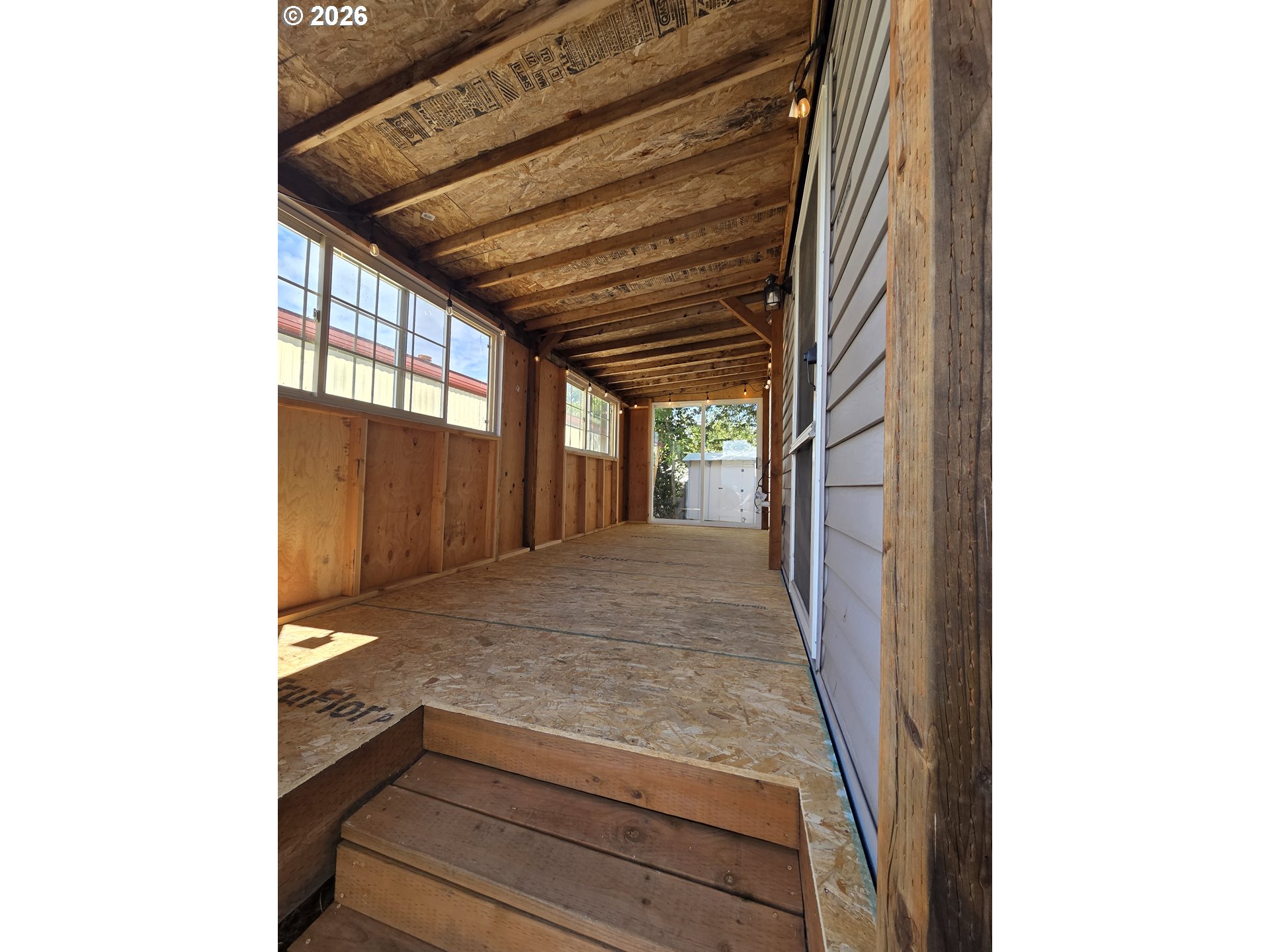 7227 Se Flavel St Property Photo 2