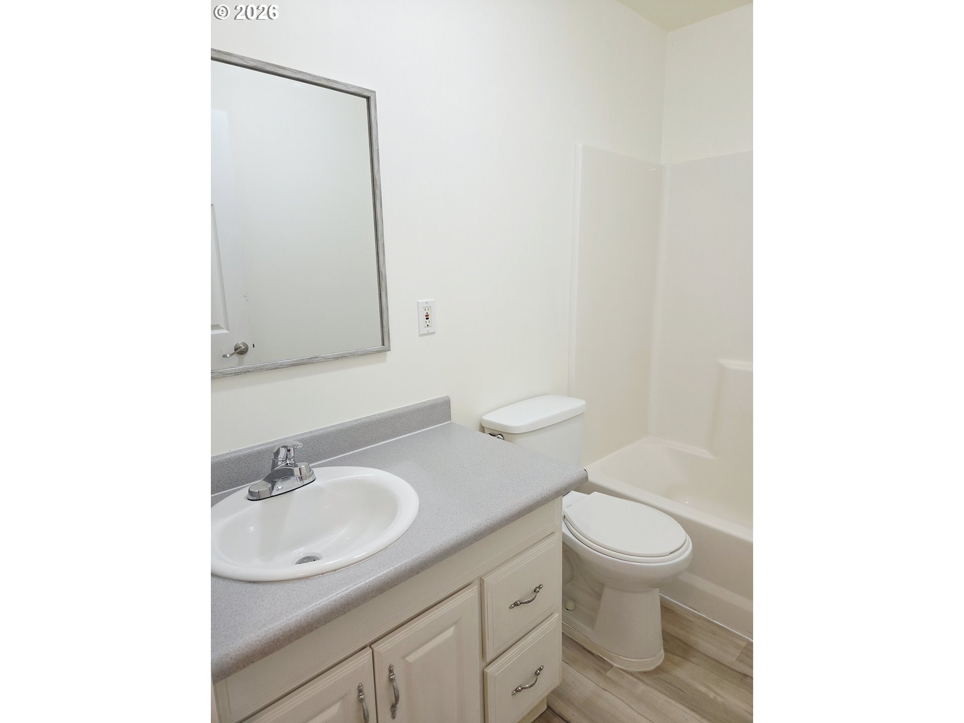 7227 Se Flavel St Property Photo 16