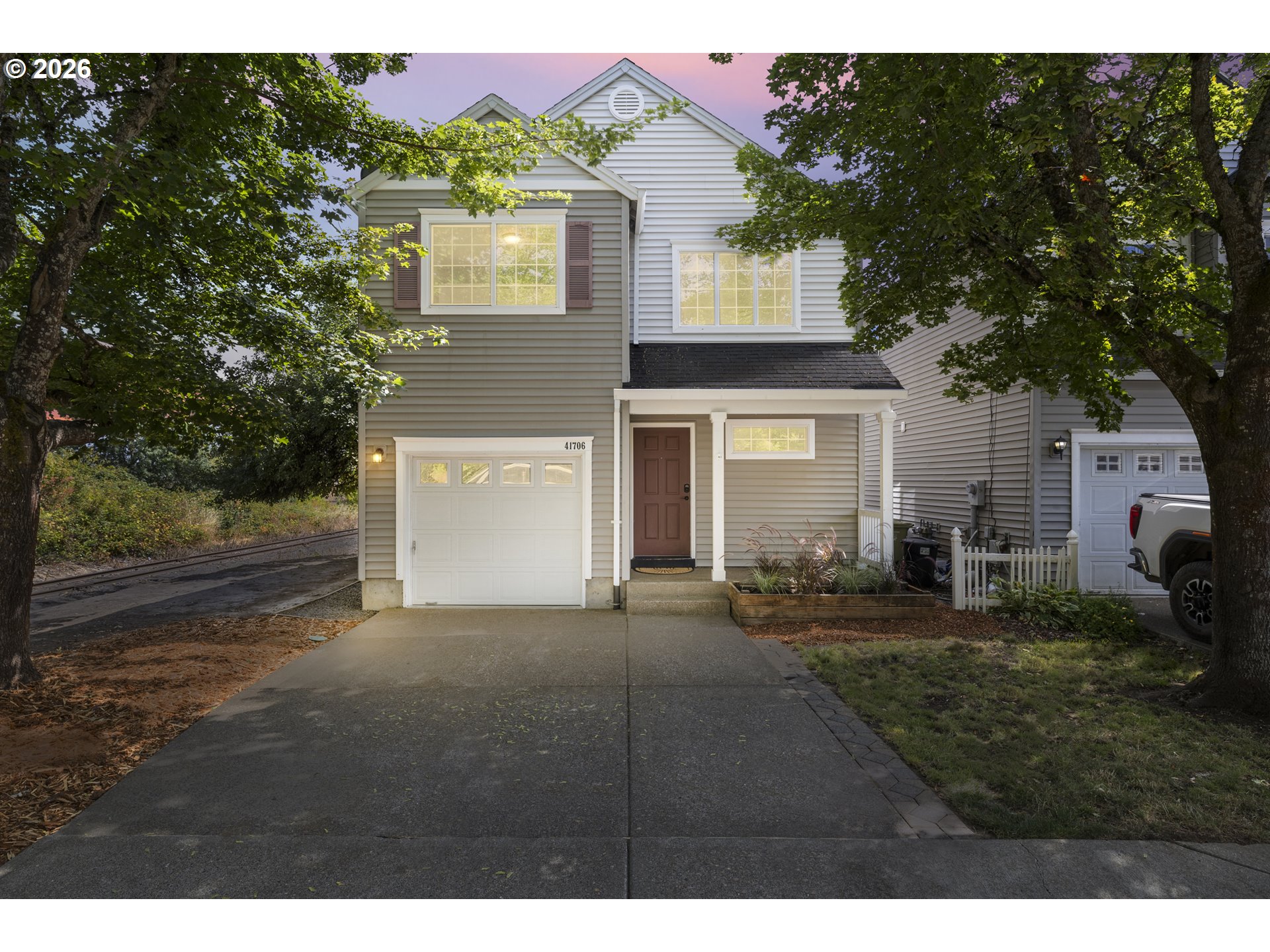 41706 Nw Bellingham Ct Property Photo 2