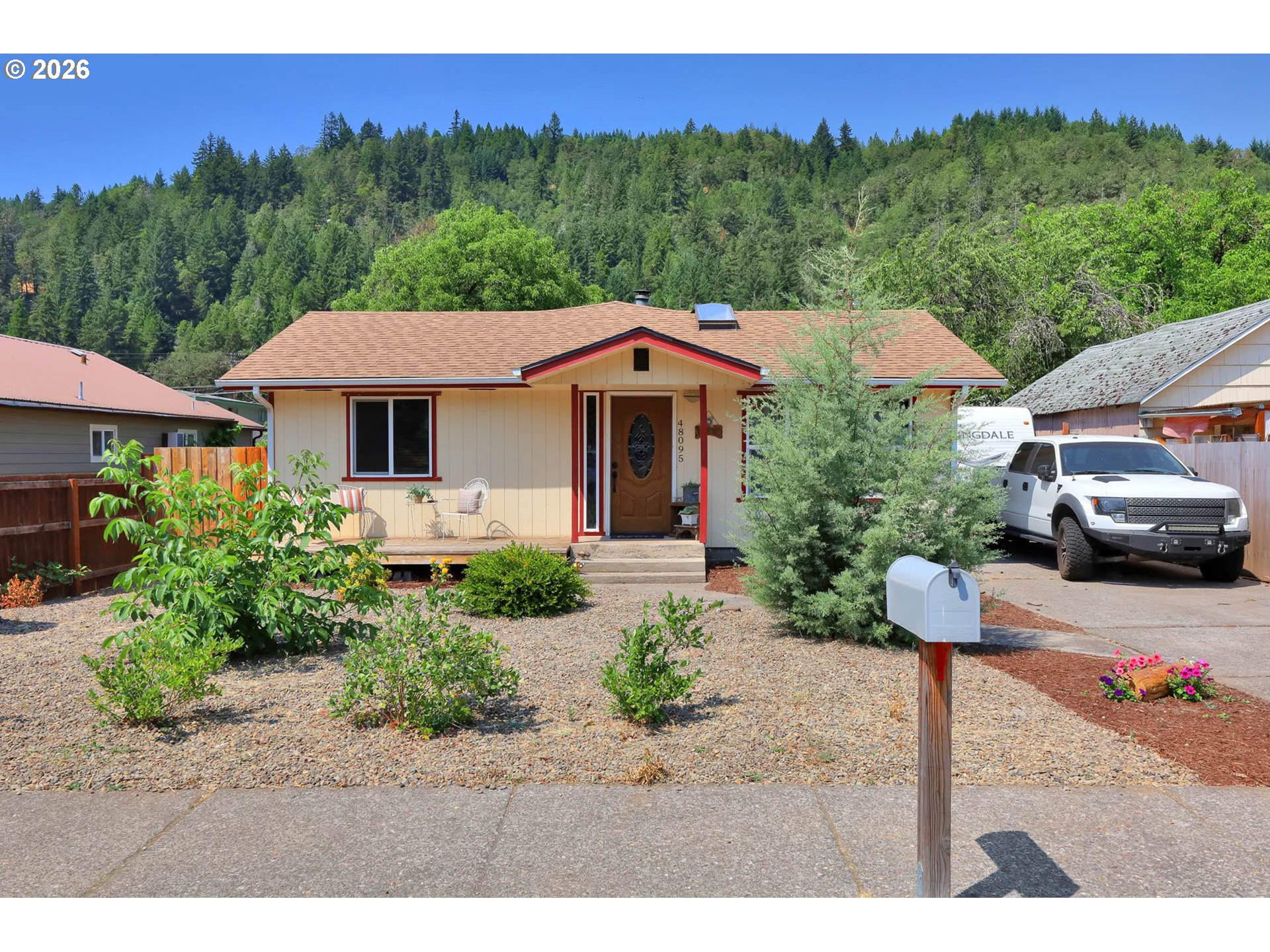 48095 Commercial St Property Photo 1