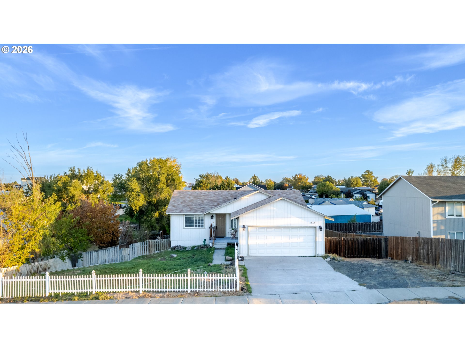 545 E THEATER LN