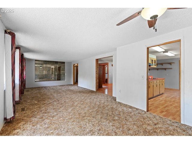 212 S Water St Property Photo 8