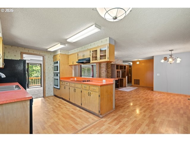 212 S Water St Property Photo 9