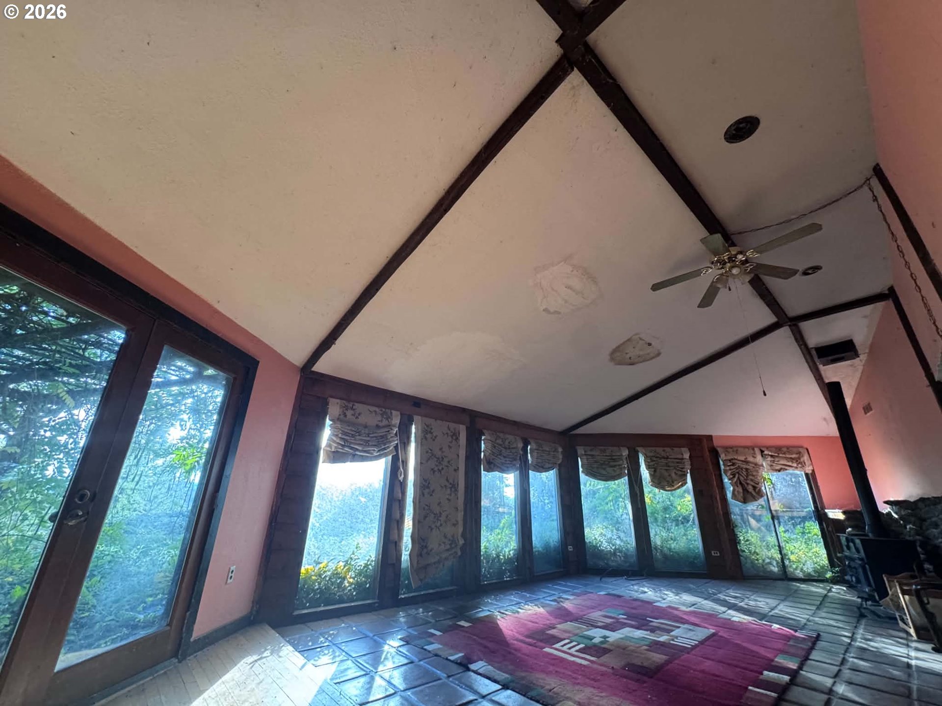 24572 Paradise Dr Property Photo 5