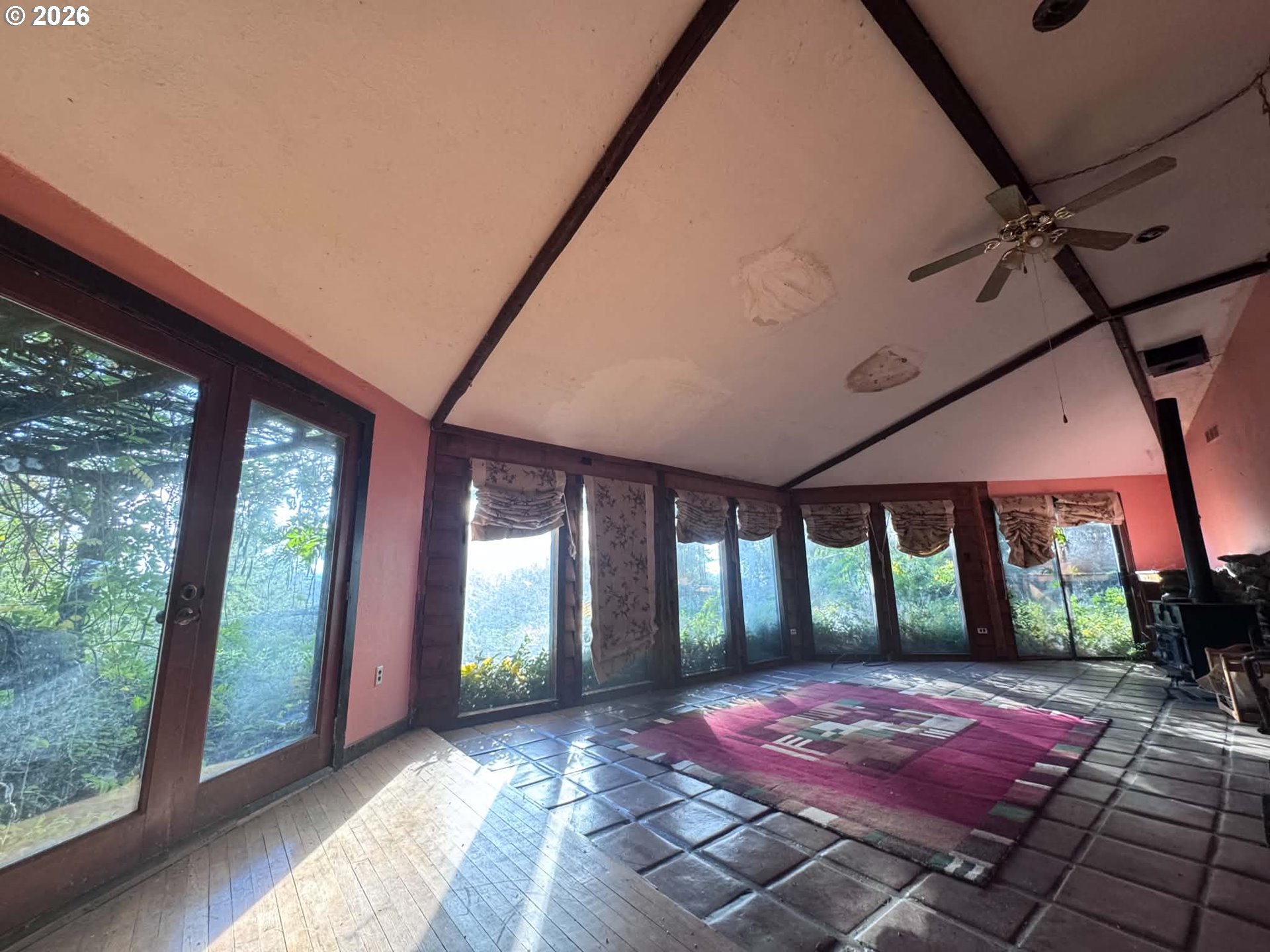 24572 Paradise Dr Property Photo 8