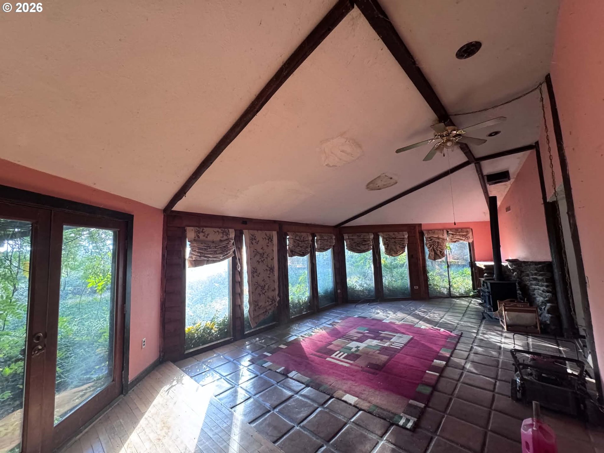 24572 Paradise Dr Property Photo 9