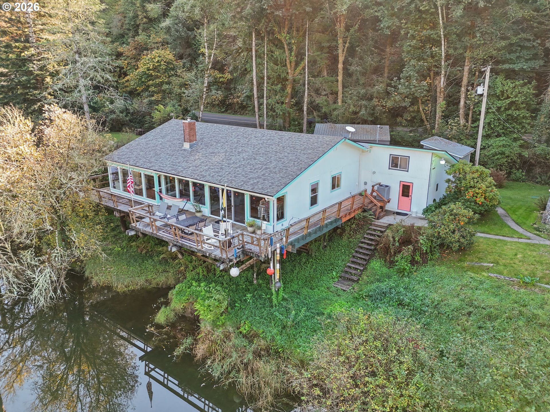 9959 Sweet Creek Rd Property Photo 3