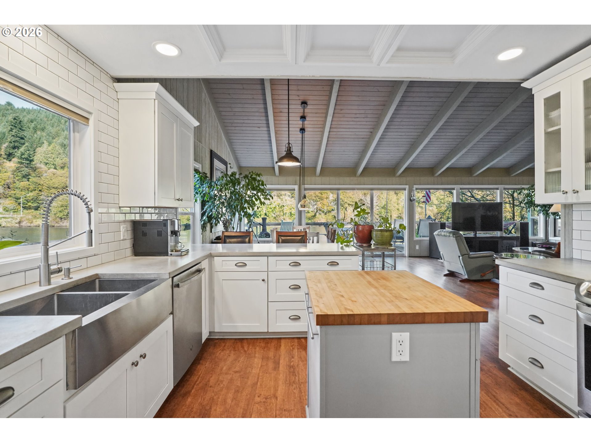 9959 Sweet Creek Rd Property Photo 15