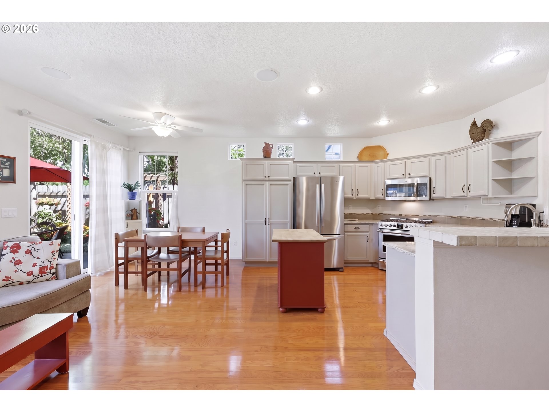 6679 Ne Rosebay Dr Property Photo 9