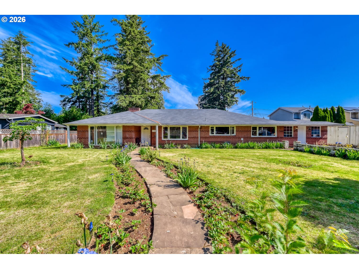 15705 Se Powell Blvd Property Photo 1