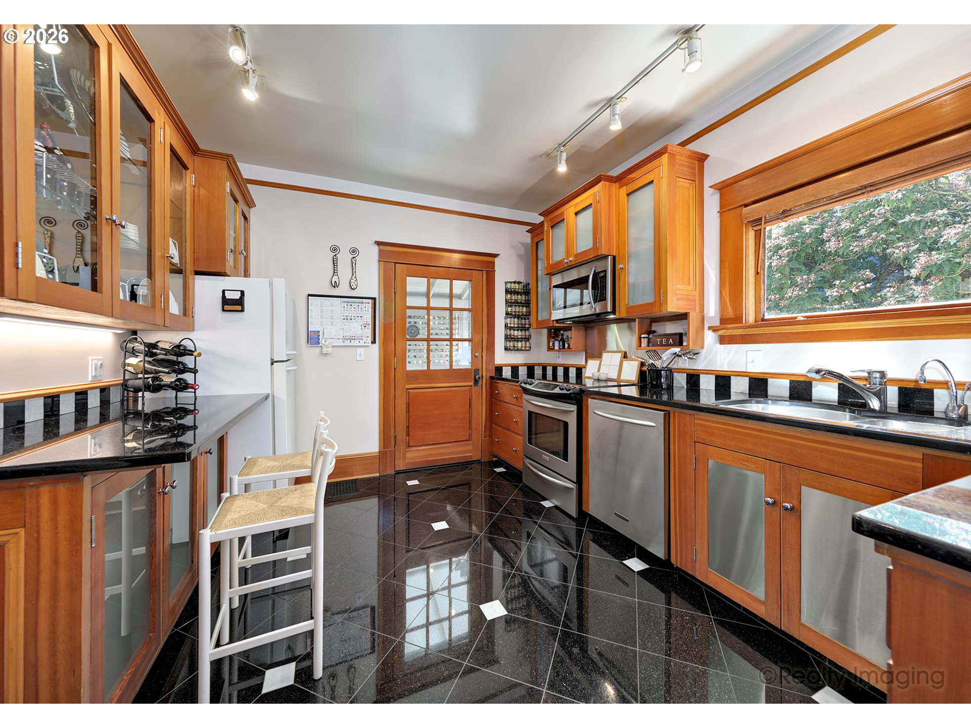 2734 Sw Fern St Property Photo 10