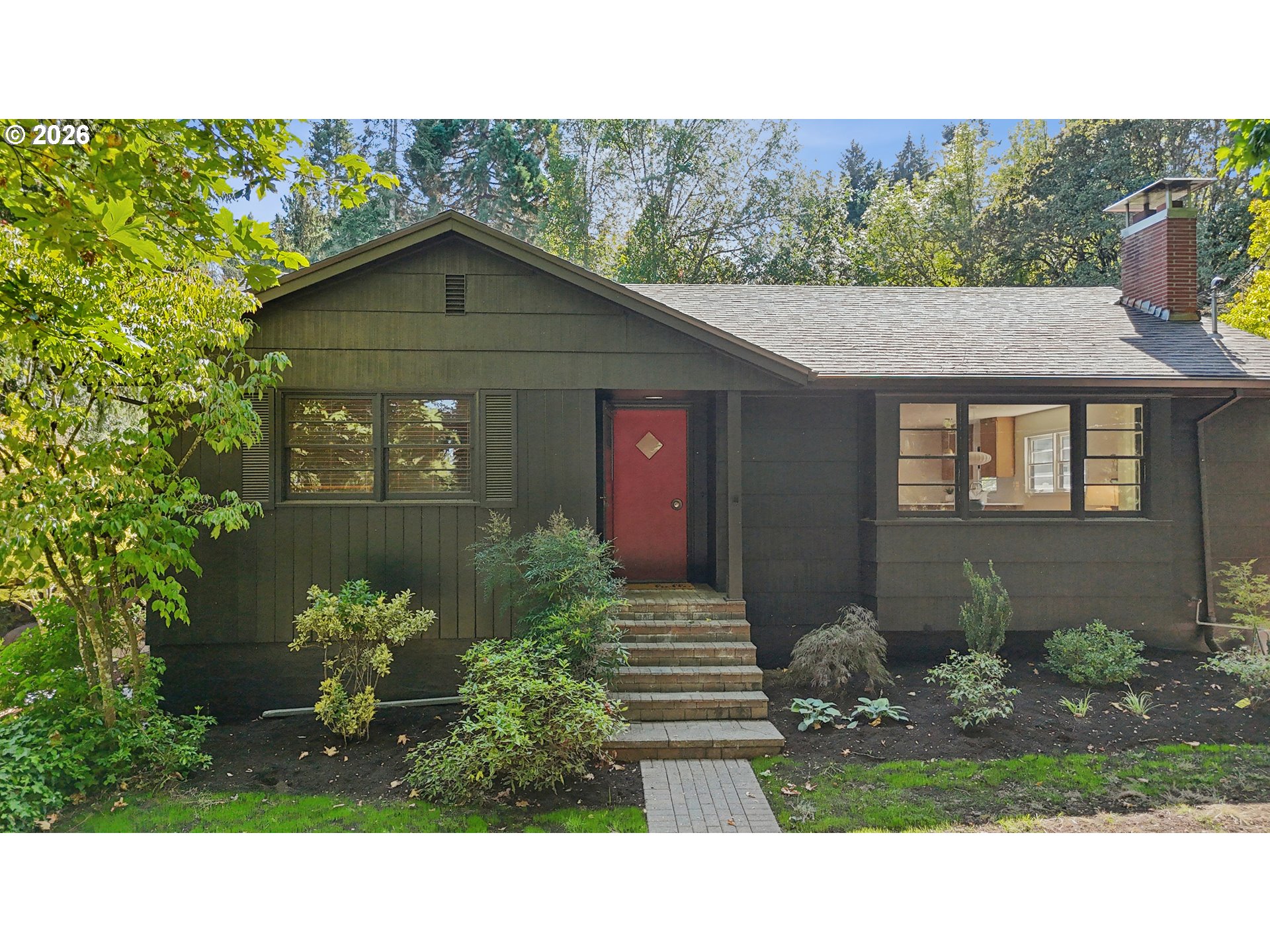 324 Laurel St Property Photo 1