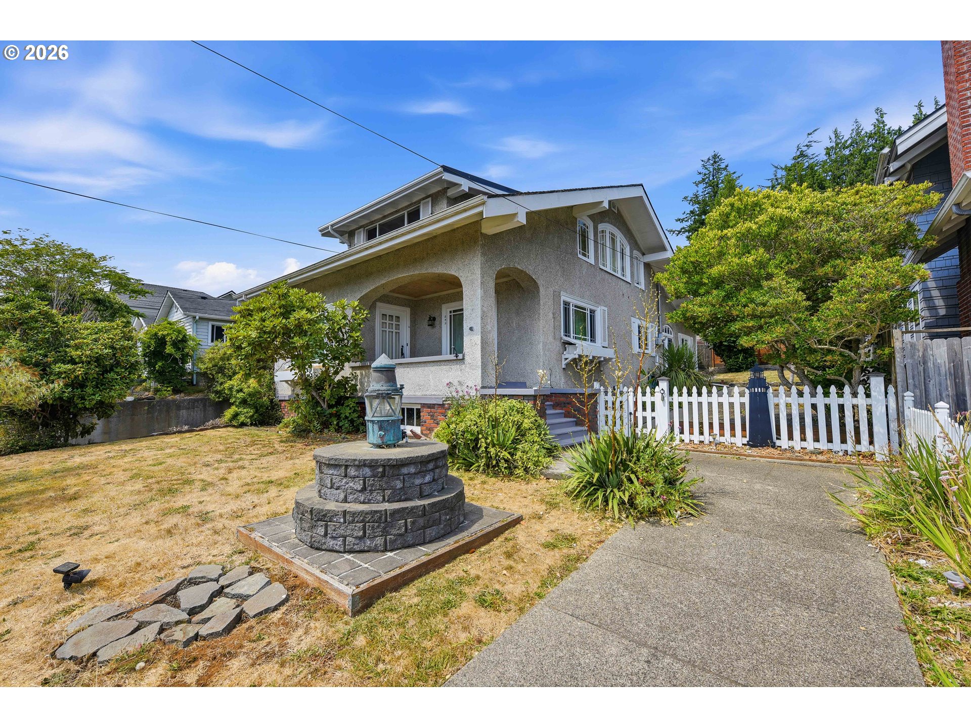 842 OREGON AVE Property Photo 1
