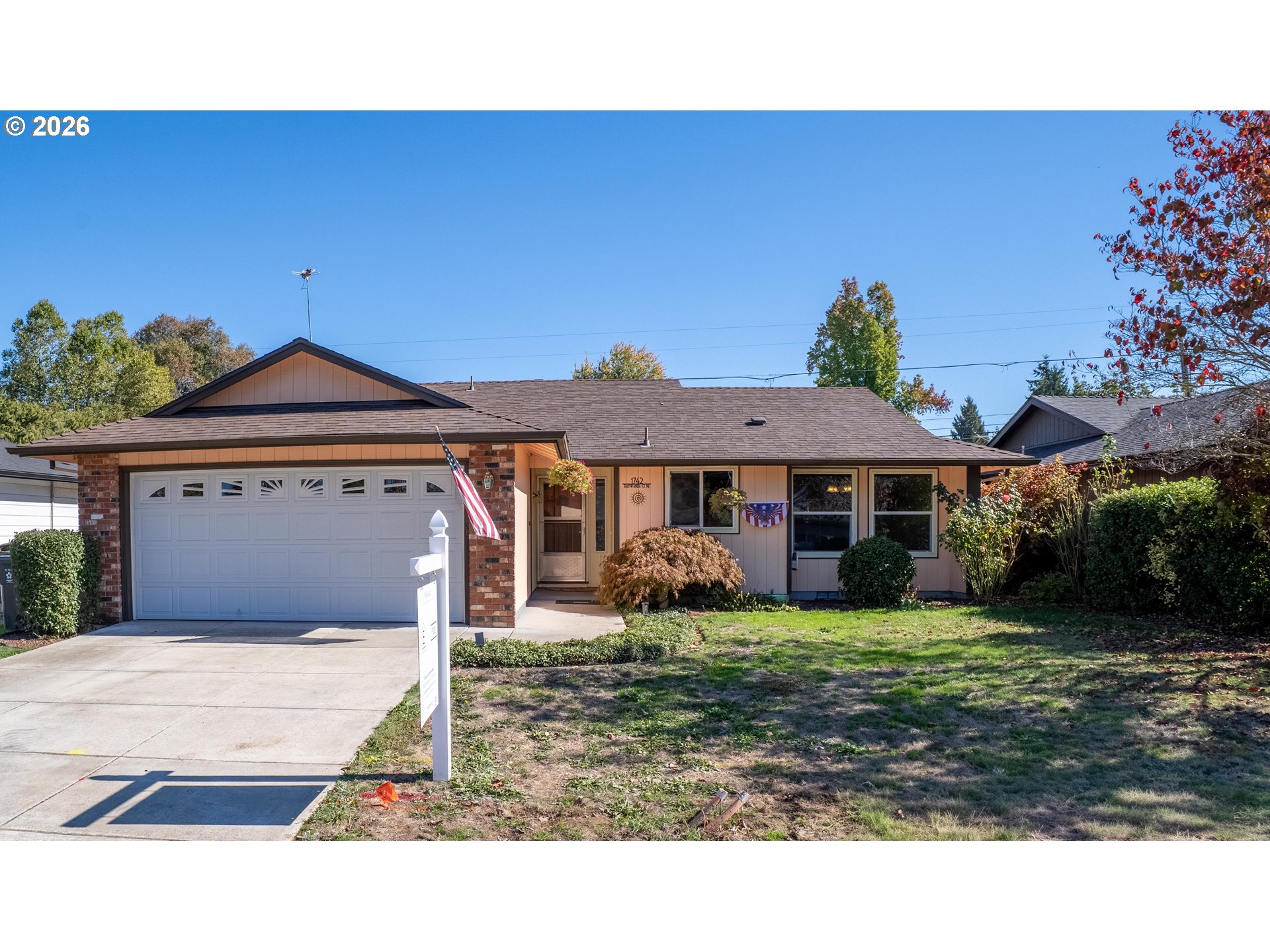 1742 Ne Raywanda Ct Property Photo 1