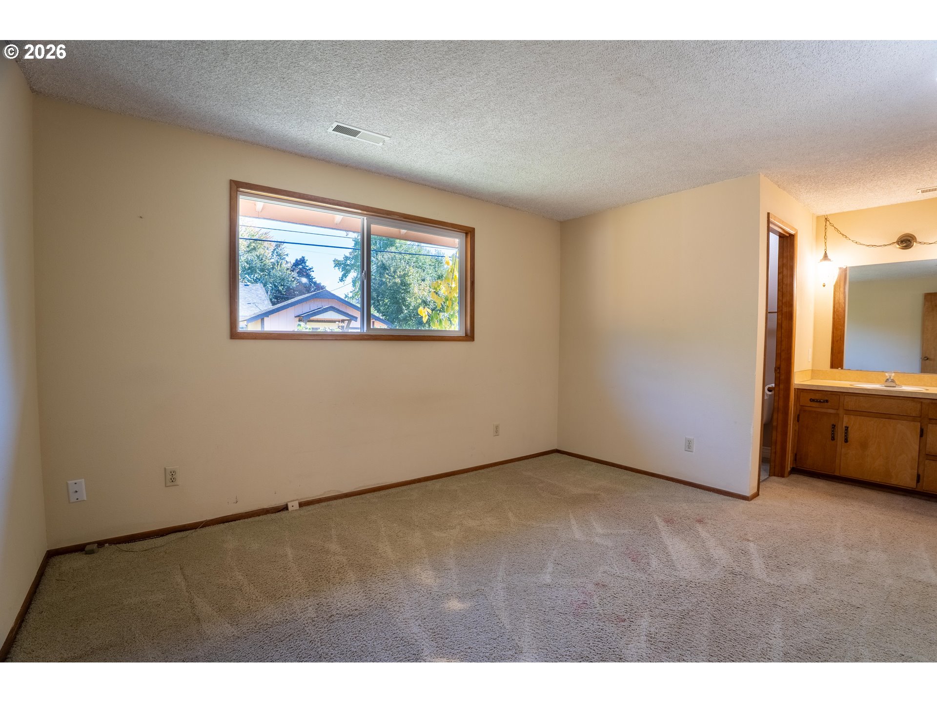 1742 Ne Raywanda Ct Property Photo 25
