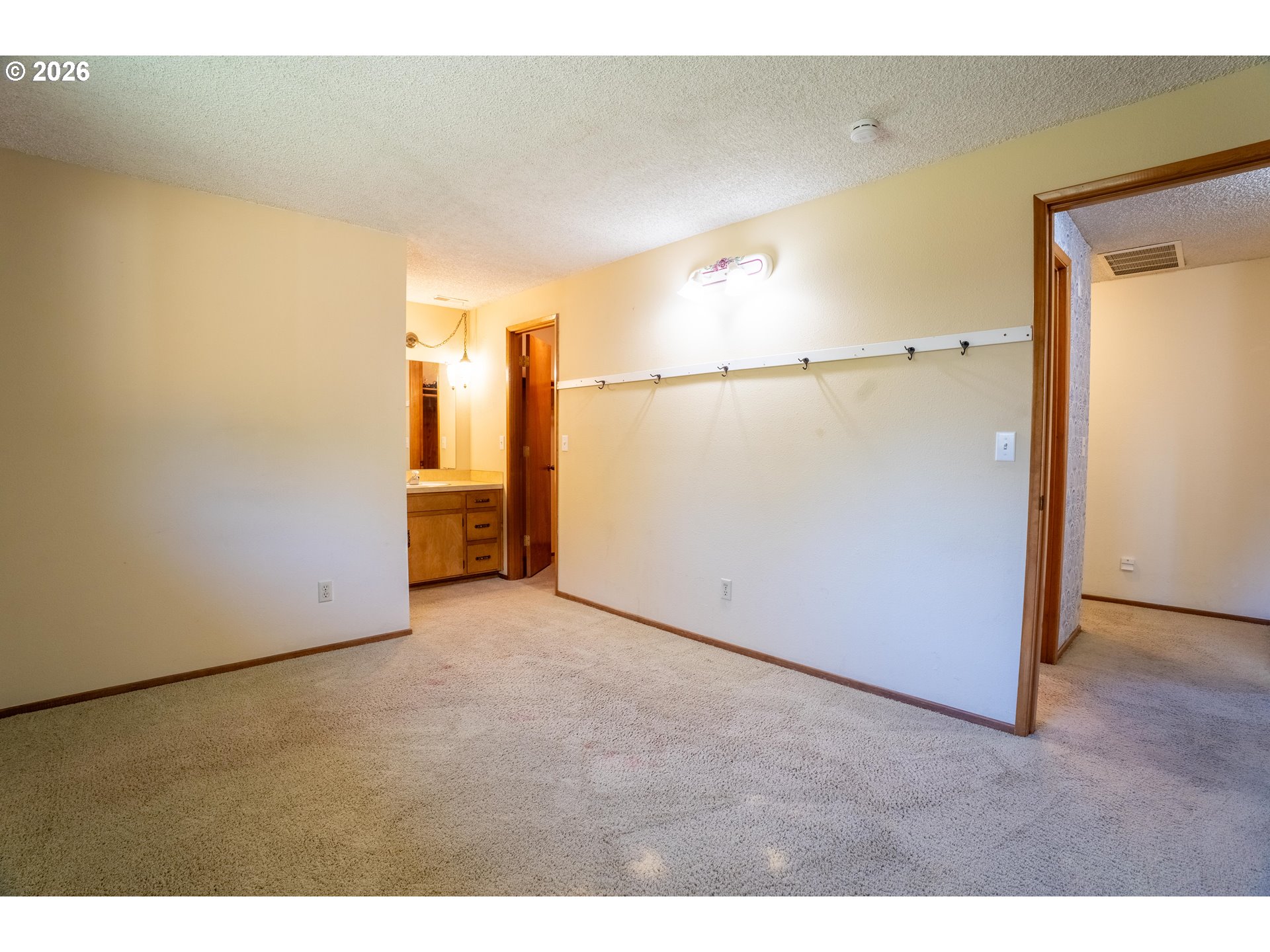 1742 Ne Raywanda Ct Property Photo 26